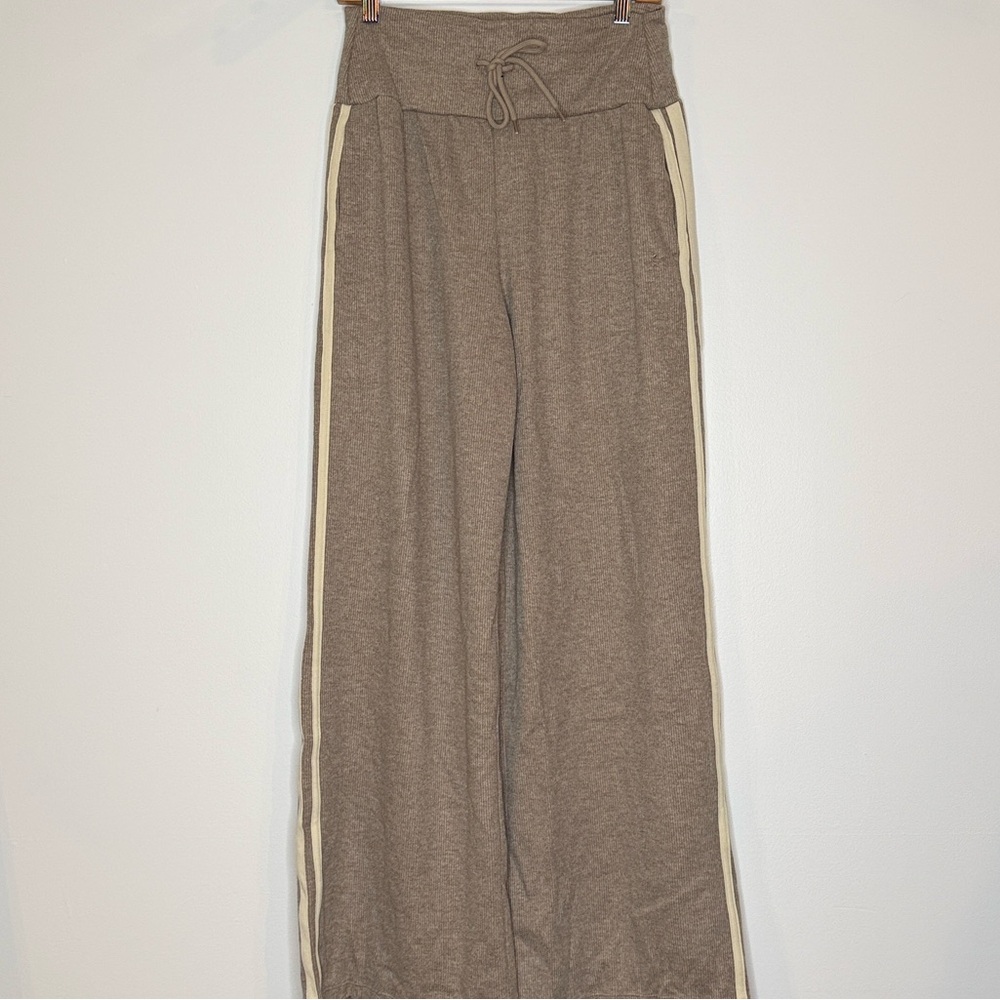 NWOT Halara ribbed high waisted wide leg lounge pants size large taupe - Picture 2 of 13